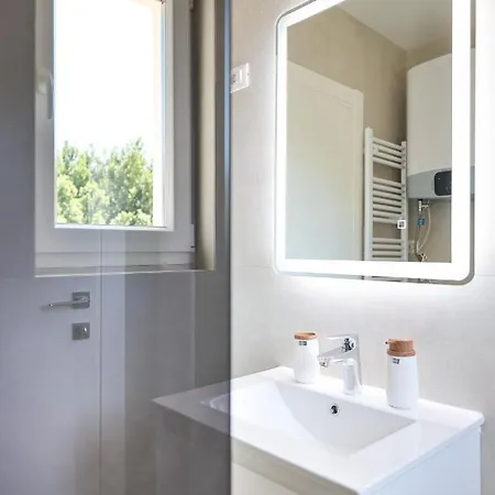 Mila 스베티필립아이자코브