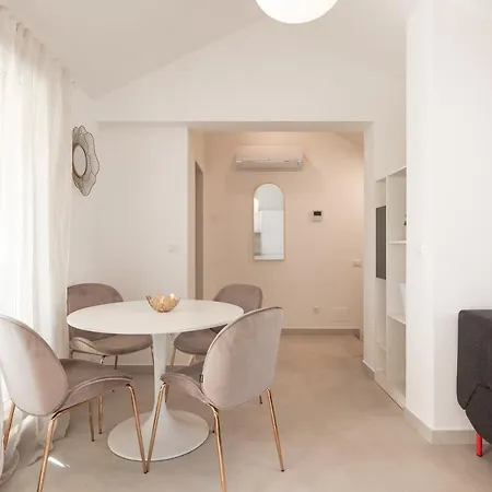 Mila * Sveti Filip i Jakov