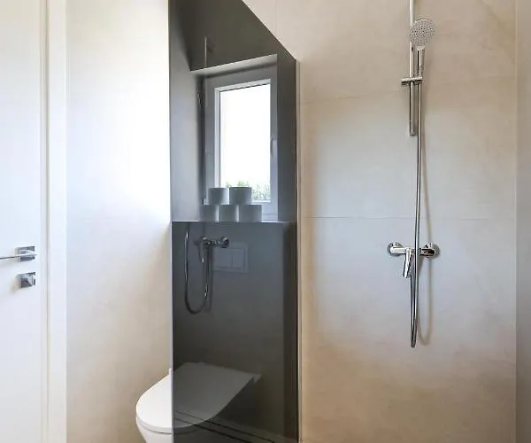 Mila * Sveti Filip i Jakov